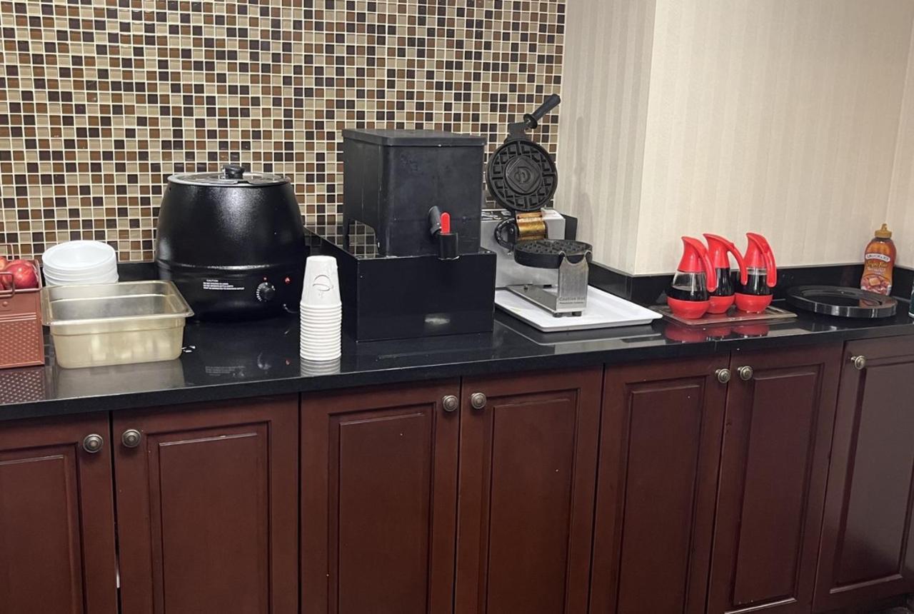 Hotel Lotus Kansas City Stadium Екстер'єр фото