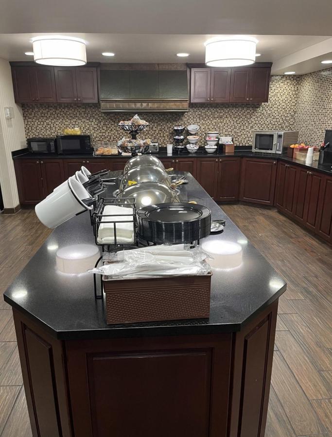 Hotel Lotus Kansas City Stadium Екстер'єр фото